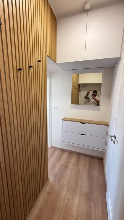 Řešení úložného prostoru, zároveň spaní a vaření v jedné místnosti v maličkaté místnosti a celkově v maličkaté garsonce?